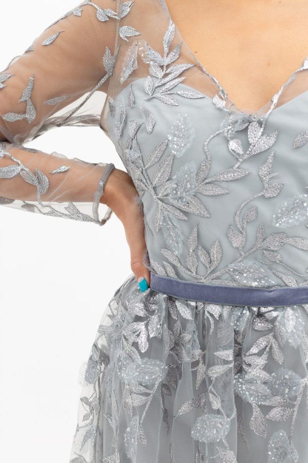 Leaf-embroidered gown blue M